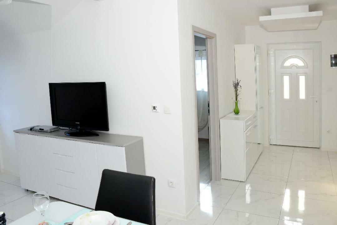 Apartment Olive Jovici  Exterior foto