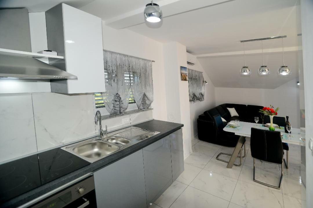 Apartment Olive Jovici  Exterior foto